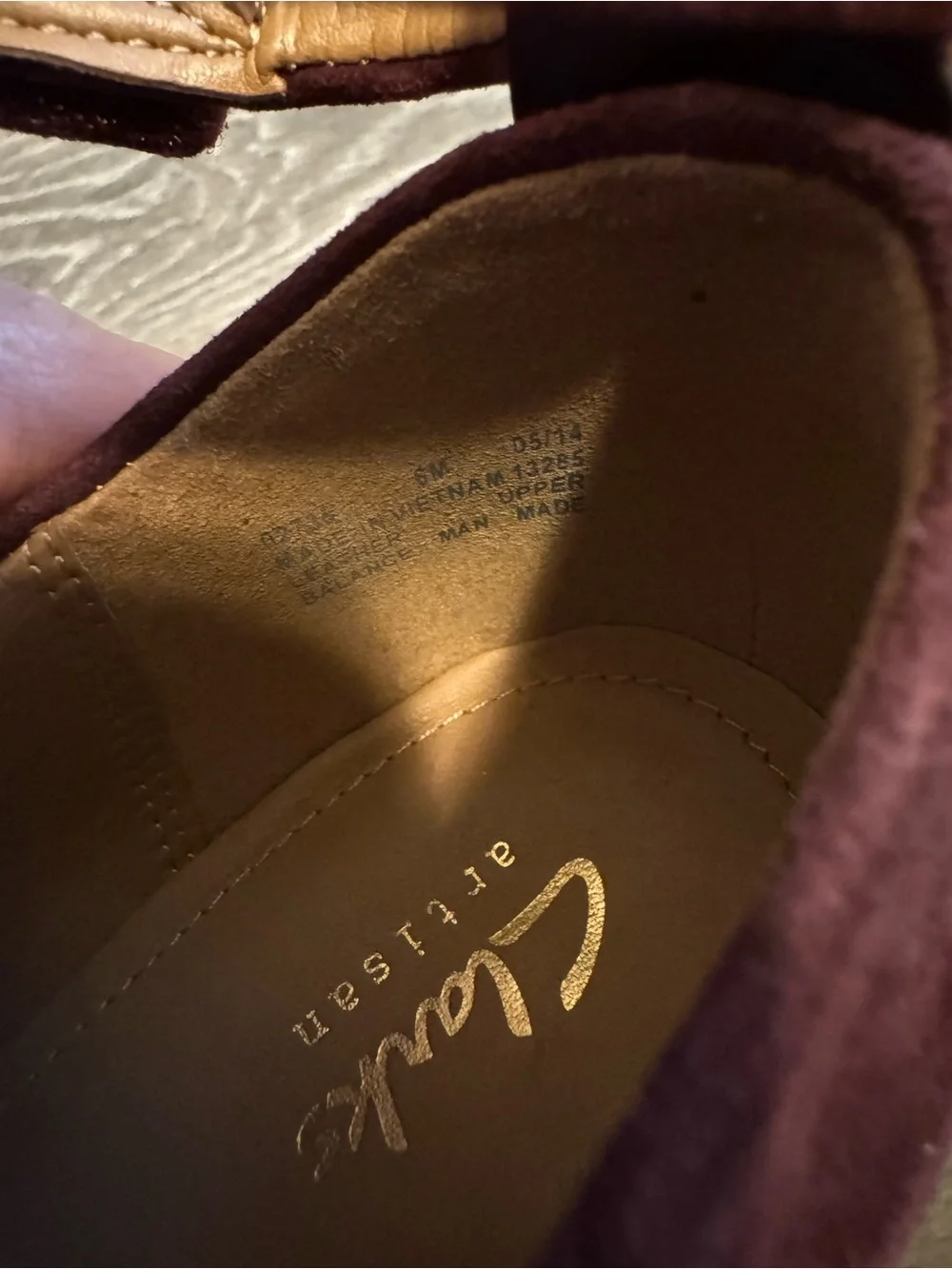 NWOT Clarks Artisan Bassett Mist Suede Wedges in Burgundy